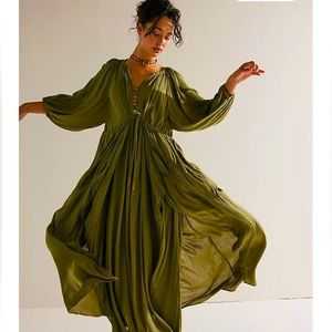 Plenty Of Love Maxi Size Large 🌟